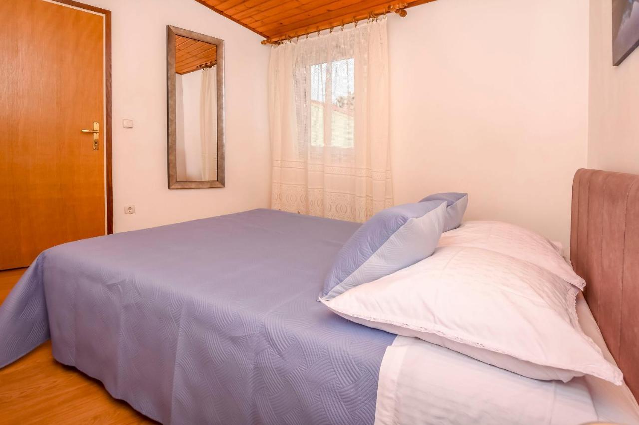 Apartment Mira Primošten Cameră foto